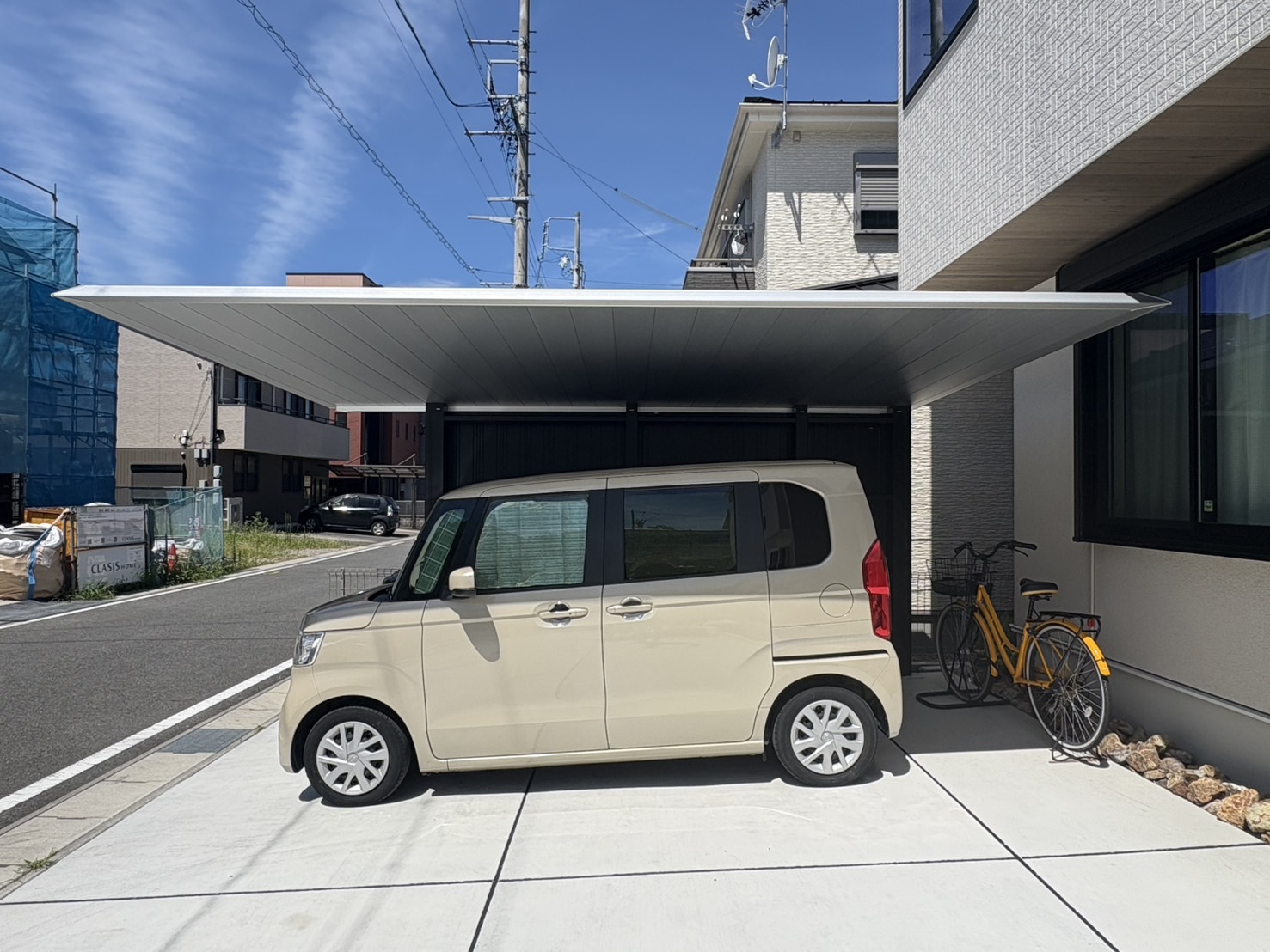 三協アルミ FⅡ(エフツー)カーポート サイドスクリーン オプション かっこいい おしゃれ モダン 外構 愛知県稲沢市|愛知県名古屋市のカーポート&ガレージ専門店プラス